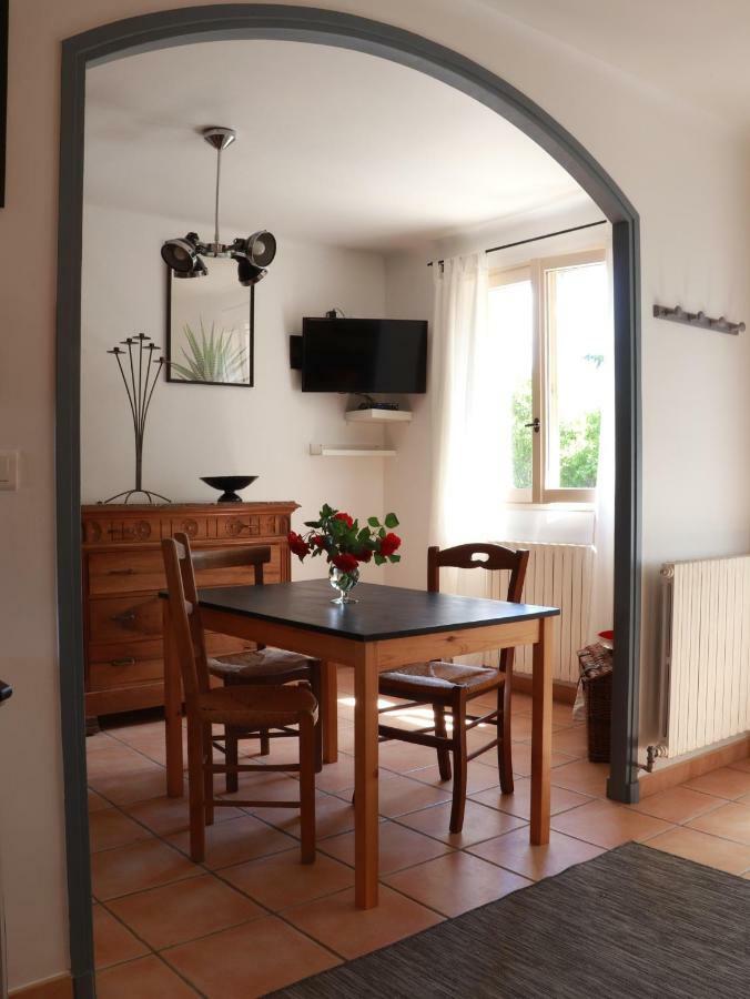 Bed and Breakfast Lo Rastelie Сюз-ла-Русс Екстер'єр фото
